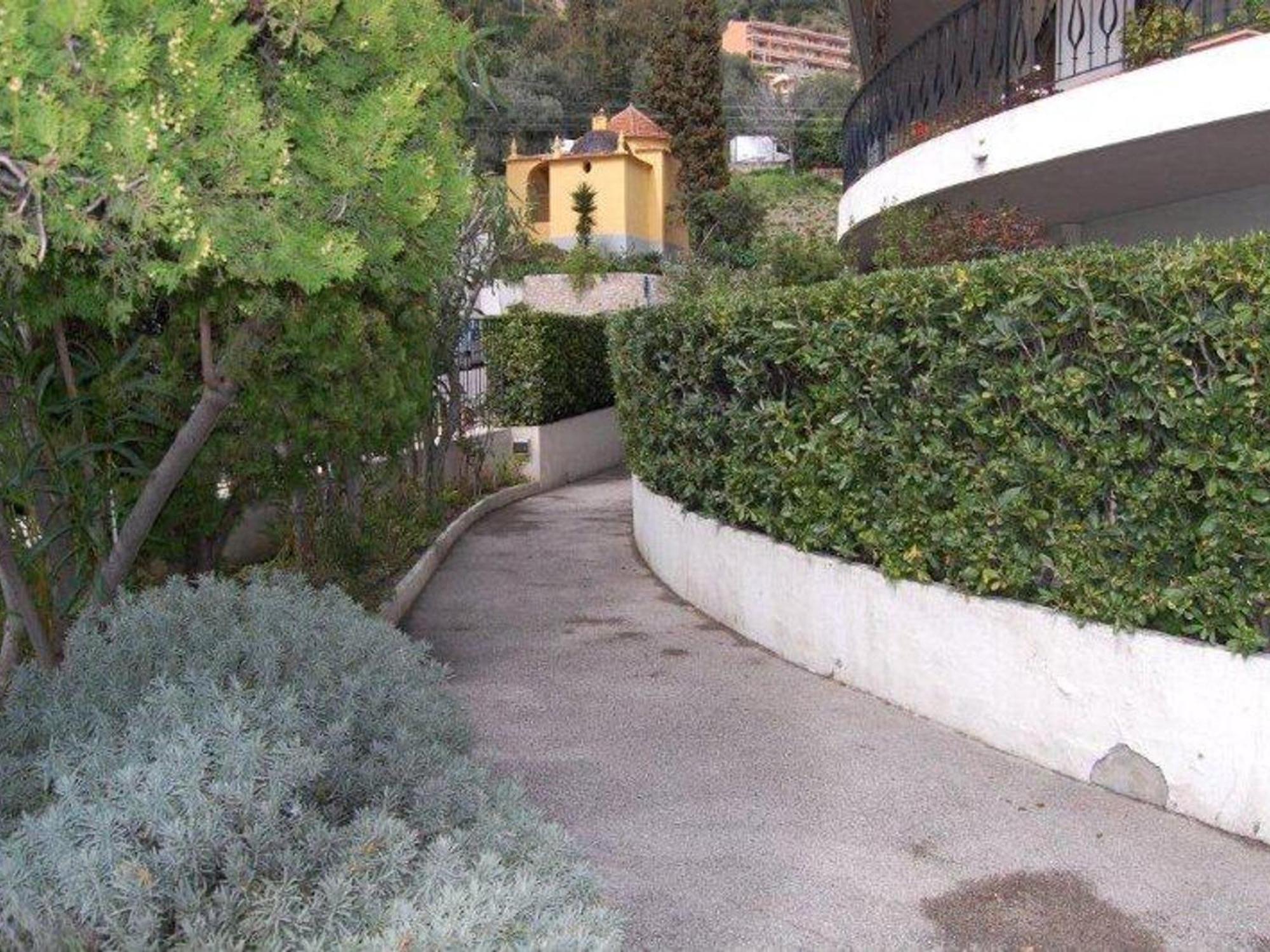 Studio Moderne Avec Terrasse Proche Plages Et Centre, Wifi Gratuit - Fr-1-196-216 Menton Exteriör bild